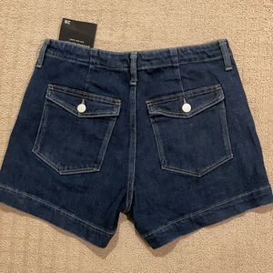 Banana Republic Mid Rise Short - 28 - New With tags